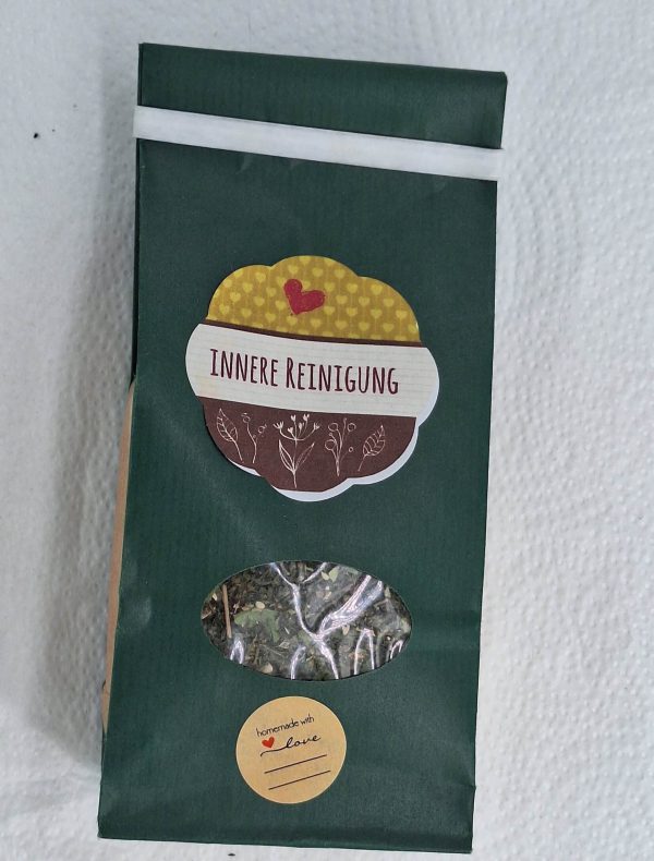 Verpackung mit Kräutermischung „Innere Reinigung“ aus handgemachten Naturprodukten.