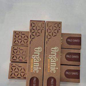 Handgemachte Räucherwerk-Packungen mit Palo Santo in ansprechendem Design.