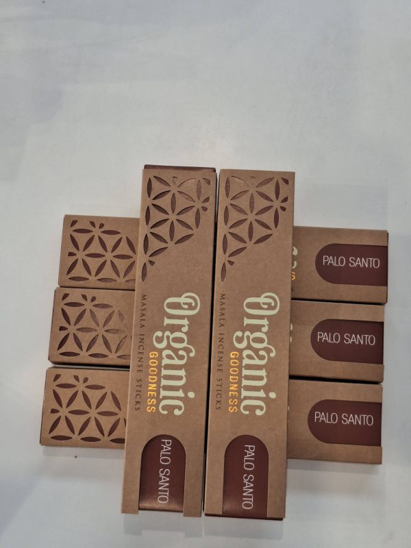 Handgemachte Räucherwerk-Packungen mit Palo Santo in ansprechendem Design.