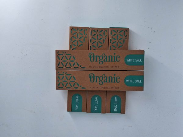 Masala Räucherstäbchen aus White Sage in stilvoller Verpackung. Handgemachte Naturprodukte.